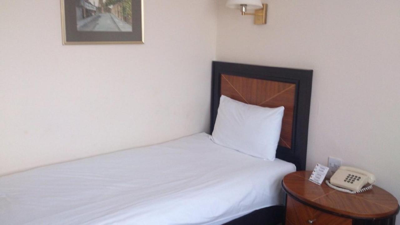 קינגסטון אפון הול The Royal Hotel Hull מראה חיצוני תמונה